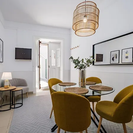 New! Unique 1 Bedroom Apartment- Santa Catarina 42