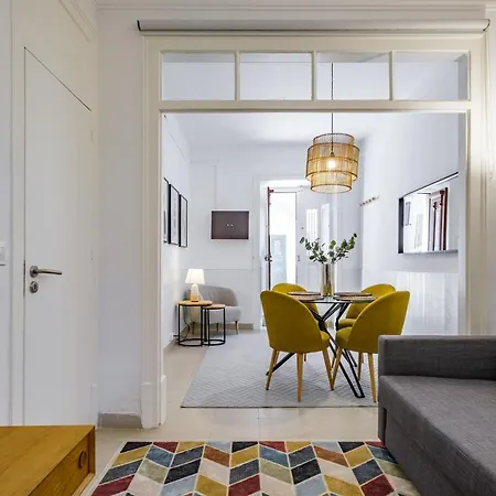 New! Unique 1 Bedroom Apartment- Santa Catarina 42 شقة Lisboa