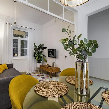 Daire New! Unique 1 Bedroom Apartment- Santa Catarina 42 Lisboa