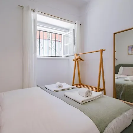 New! Unique 1 Bedroom Apartment- Santa Catarina 42 Lisboa
