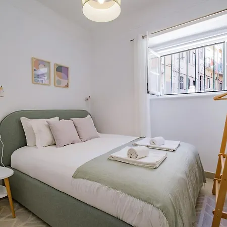 New! Unique 1 Bedroom Apartment- Santa Catarina 42 Daire Lisboa
